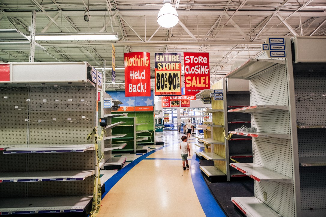 Toys R Us Kansas City Family Photography Child Store