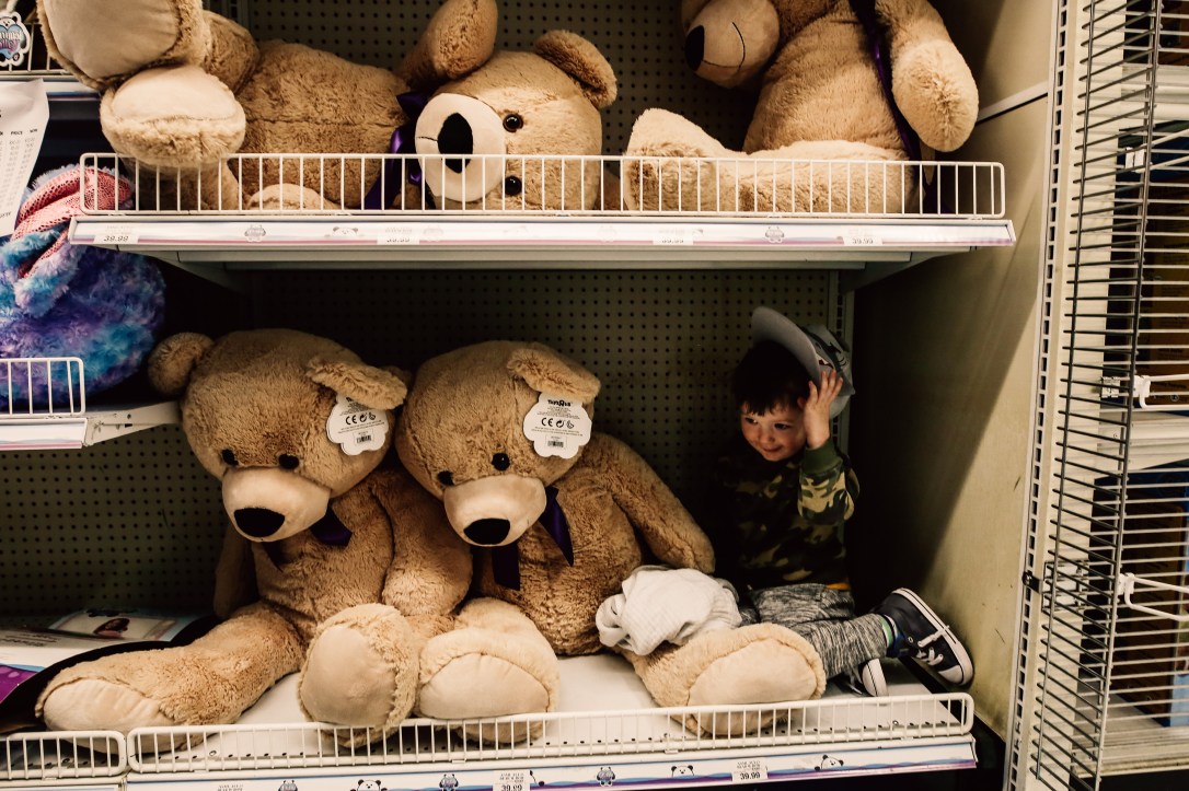 Toys R Us Kansas City Family Photography Child Store