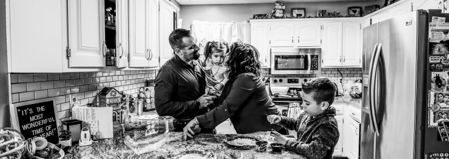 family photography at home session kitchen cooking pizza