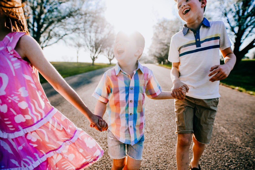 kids spring easter pictures blooming trees portraits 